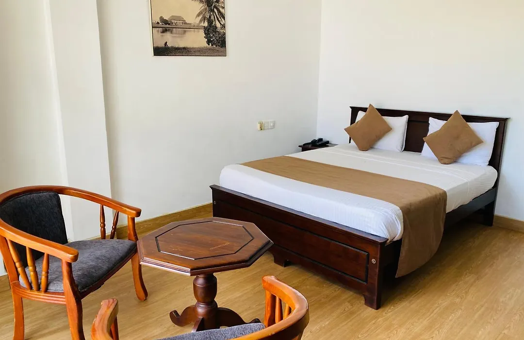 Hotel Gangaaddara-1